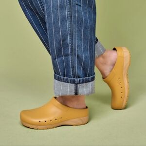 DanskoKane Clog Women's Sz.39